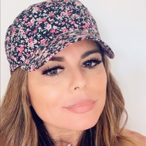 Fiddler cap style hat